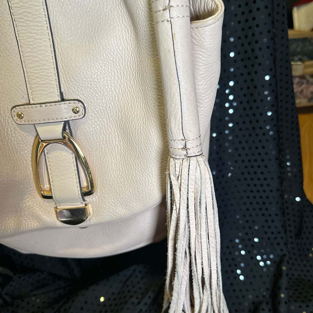 G.I.L.I. Roma Hobo backpack - pebbled leather in the color Cream